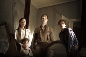 新世代俳優×J・A・バヨナのサスペンス・スリラー『マローボーン家の掟』4月公開へ 画像