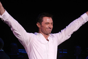 ヒュー・ジャックマン、自身の公演でチャリティを敢行。3週間で85万ドル超を集める 画像