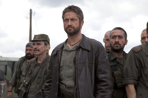 ジェラルド・バトラー、サーフィン映画の撮影中に大波にさらわれ危機一髪 画像