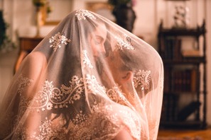 “エロスの祭司”といわれた詩人との奔放な恋『不実な女と官能詩人』R18＋指定で公開 画像