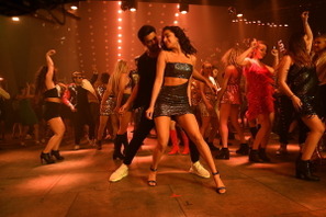 プラバース、恋の駆け引きはダンスで『サーホー』ミュージカルシーン 画像