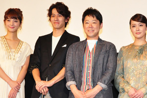 阿部サダヲ、佐々木希の告白に大テレしつつ自身の全裸シーンを警告！ 画像