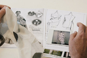 初めて“自分で作った服”も公開、天才デザイナーが沈黙を破る『マルジェラが語る“マルタン・マルジェラ”』予告編 画像