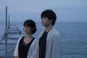 黒木華＆金子大地の儚げな表情…『先生、私の隣に座っていただけませんか？』本編映像 画像