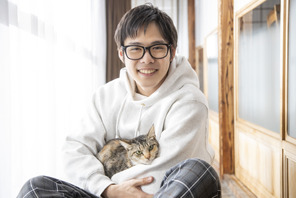 細田佳央太、古川雄輝主演「ねこ物件」に出演「猫に認めてもらえるか心配と緊張」 画像