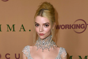 『ハリポタ』大ファンのアニャ・テイラー＝ジョイ、憧れのレイフ・ファインズとの共演に大興奮！ 画像