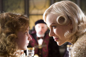 山口智子が初の“悪役”で臨む『ライラの冒険』で緒形拳は大好きなシロクマに 画像