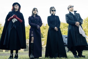 『ビートルジュース』続編より初映像解禁 新キャストのジェナ・オルテガ演じるアストリッドの姿も 画像