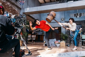 鈴木亮平「二面性が僕の一押し」『シティーハンター』森田望智との対談映像 画像