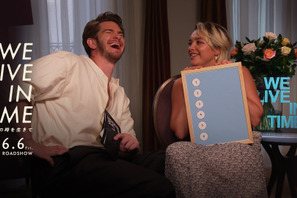 フローレンス・ピューが1位に選んだ“出会いが印象的な映画”は？『We Live in Time』特別映像 画像