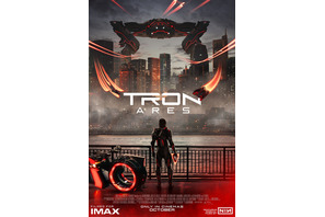 ジャレッド・レト“最強AI兵士”が疾走！『トロン：アレス』最新予告 AIの脅威が迫りくるUS版ポスターも 画像