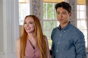 パパとママの運命の出会い？『シャッフル・フライデー』本編シーン解禁 画像