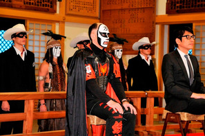 鉄拳がお寺で『ローン・レンジャー』ヒット祈願も…「お堂師さんが噴き出してた」 画像