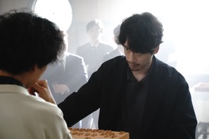 坂口健太郎「みんなそれぞれ傷や色んな事を抱えている」『盤上の向日葵』出演者インタビュー特別映像 画像