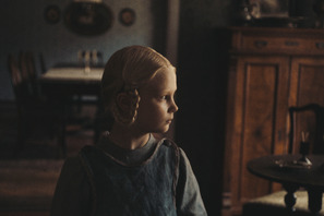 「生きているか死んでいるか どこでわかるの？」少女たちの抱える得体の知れない不安捉える『落下音』本予告＆シーン写真 画像