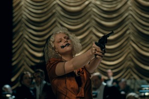 『ザ・ブライド！』USプレミアに豪華キャスト集結　愛と破壊の逃避行を切り取った新場面写真も 画像