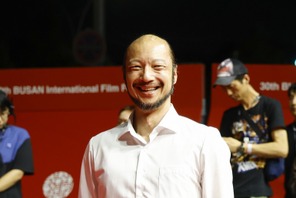 ニューヨークで「『８番出口』のおじさんを探せイベント」開催で“歩く男”が現れる！？川村元気監督「すごいな」と驚き 画像