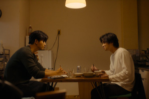 橋本愛＆水上恒司＆安田顕ら「ソウルメイト」出演　“イソテギョン”磯村勇斗×テギョンの食卓カット公開 画像