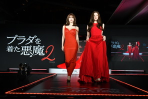 「強い女性になったような気分に」TWICE MOMO＆SANA『プラダを着た悪魔２』ジャパンアンバサダー就任 画像