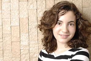 「監督は大きな子供みたい」『パンズ・ラビリンス』13歳の知性派女優イバナ・バケロ 画像