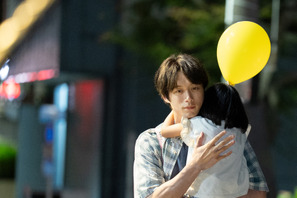 坂口健太郎主演『私はあなたを知らない、』の中野量太監督、10年ぶり完全オリジナル脚本で辿り着いた新たな境地 画像
