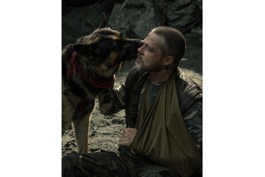 ブラッド・ピット「本当に素晴らしい」人間と犬の絆に注目『ハート・オブ・ビースト』特別映像 画像
