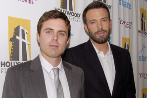 ベン＆ケイシー・アフレック兄弟がハリウッド映画祭でそろって受賞！ 画像