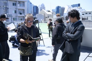 小栗旬「矢吹として生き切った」リリー・ジェームズ＆間宮祥太朗らも登場『バッド・ルーテナント：トウキョウ』特別インタビュー映像 画像