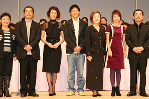 養子に出した子が親を超えた？　“生みの親”志の輔師匠絶賛の『歓喜の歌』完成披露 画像