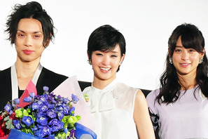 水嶋ヒロ、剛力彩芽、山本美月が舞台挨拶で涙！　涙！ 画像