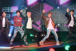 【GirlsAward2015 A/W】SHINee＆超特急、圧巻のパフォーマンスでファン大絶叫 画像