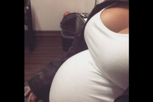 妊娠中のキム・カーダシアン・ウェスト、大きなお腹を披露 画像