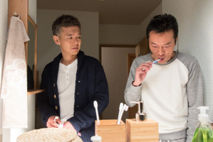 遠藤憲一＆渡部篤郎、同居生活は「考えられない！」「お義父さんと呼ばせて」“同居編”スタート 画像