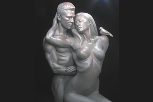 ブランジェリーナがモデルの刺激的な彫像が、オクラホマ州で公開に 画像