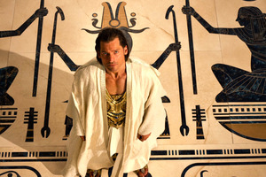 ニコライ・コスター＝ワルドー、夏の筋肉写真解禁！『キング・オブ・エジプト』 画像