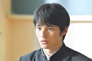 本作デビューの岡田健史「横顔が素晴らしい」の声続出…「中学聖日記」1話 画像