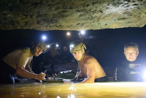 少年たちを救う！実際のダイバーたちも参加した救出劇の再現『THE CAVE』メイキング映像 画像