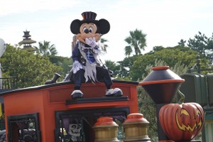 【ディズニー】ヴィランズたちの特別なパレードも！TDL、2年ぶりにフル仮装のゲストでにぎわう 画像