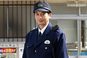 向井理「警察官と詐欺師という相容れない役を同時に」テレビ東京×WOWOW「ダブルチート」主演 画像