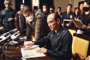 「どうすれば若い世代にも見てもらえるか」『ソウルの春』監督が語るメイキング映像 画像