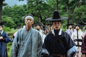 “青の剣神”カン・ドンウォンが世界に通じた！Netflix映画『戦と乱』グローバルTOP10で3位の快挙 画像