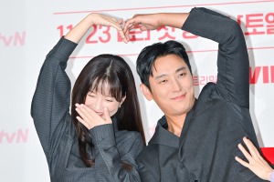 女優チョン・ユミ、“ラブコメ作品”でチュ・ジフンと共演した感想は？「最初は怖かったけど…」 画像