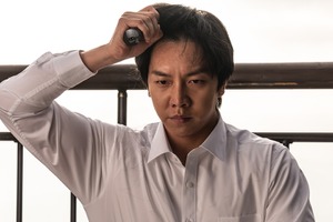 パパになったイ・スンギ、“剃髪現場”を公開！演技人生初の坊主頭でも「一切悩まなかった」ワケは？ 画像