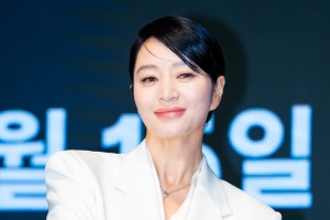 “奇跡の54歳”キム・ヘス、Disney+新作『トリガー ニュースの裏側』選んだ理由は「絶妙なバランス」 画像