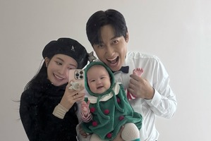 “推し”だった韓国スターと結婚した日本人女性、幸せな家族のひと時を公開。“理想的”【PHOTO】 画像