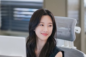 ラブコメ女神が再び降臨！“デキる女”ムン・ガヨンの黒歴史が気になる『あいつは黒炎龍』スチール写真公開 画像