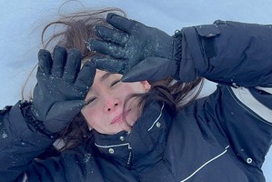 チェ・ジウ、そっくりな娘と雪の上で大はしゃぎ！幸せそうな瞬間に「2人とも可愛い」の声【PHOTO】 画像