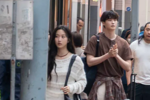 「思ったよりお似合い」イ・ジョンソクとムン・ガヨン、香港での目撃談が話題！ 画像