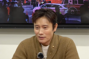 俳優イ・ビョンホン、“大御所”からの助言も効果なし!?「人間イ・ビョンホンはパニックに…」 画像