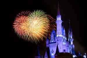【ディズニー】パレード・花火にキャッスルプロジェクション！東京ディズニーランドで3種のナイトエンターテインメントを満喫 画像